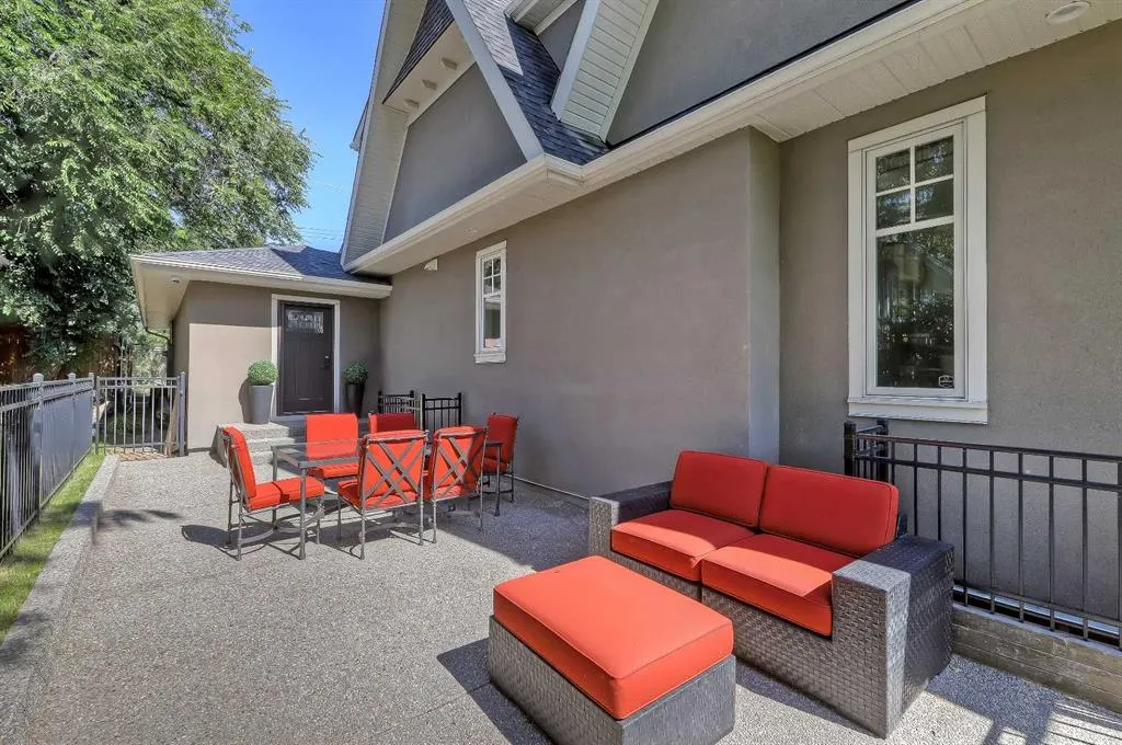 2 Granville Crescent SW