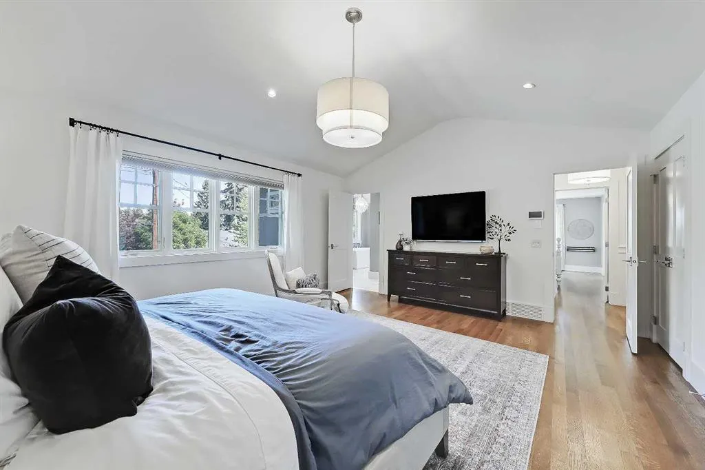 2 Granville Crescent SW
