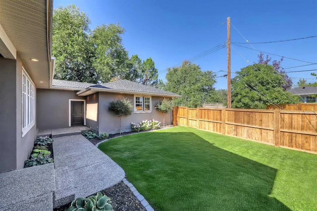 2 Granville Crescent SW
