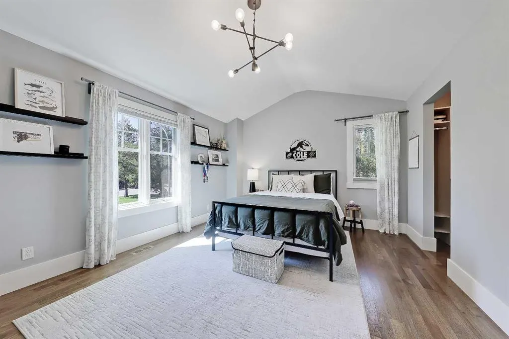 2 Granville Crescent SW