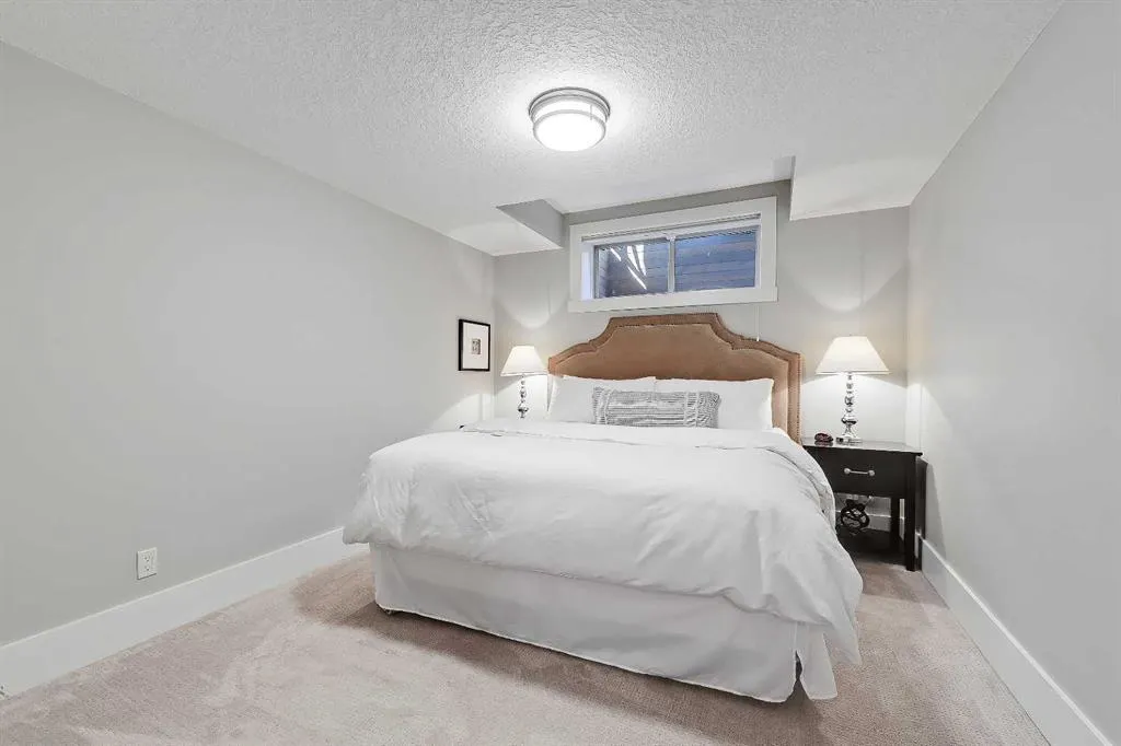2 Granville Crescent SW