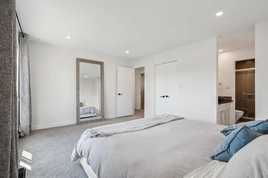 4 Coach Ridge Close SW