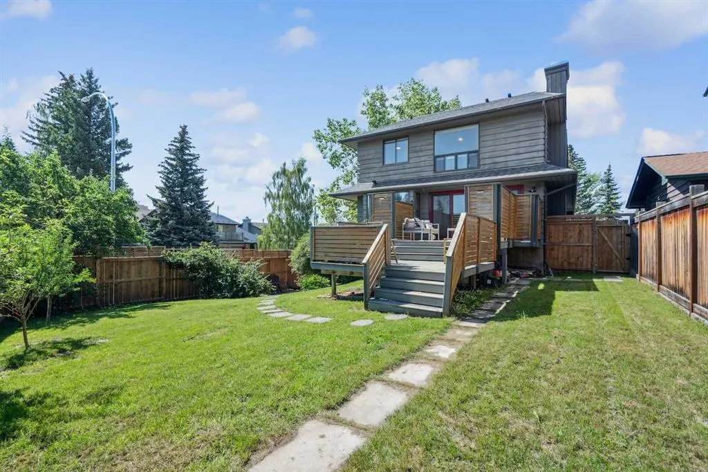 4 Coach Ridge Close SW
