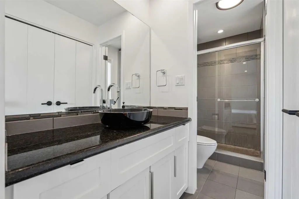 4 Coach Ridge Close SW