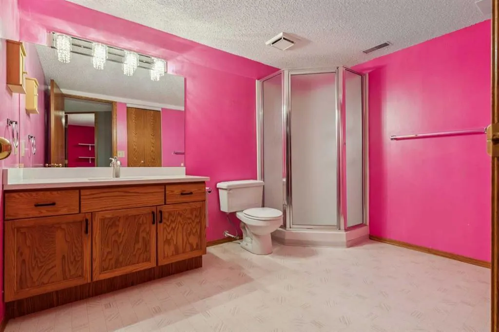 156 Edgevalley Circle NW