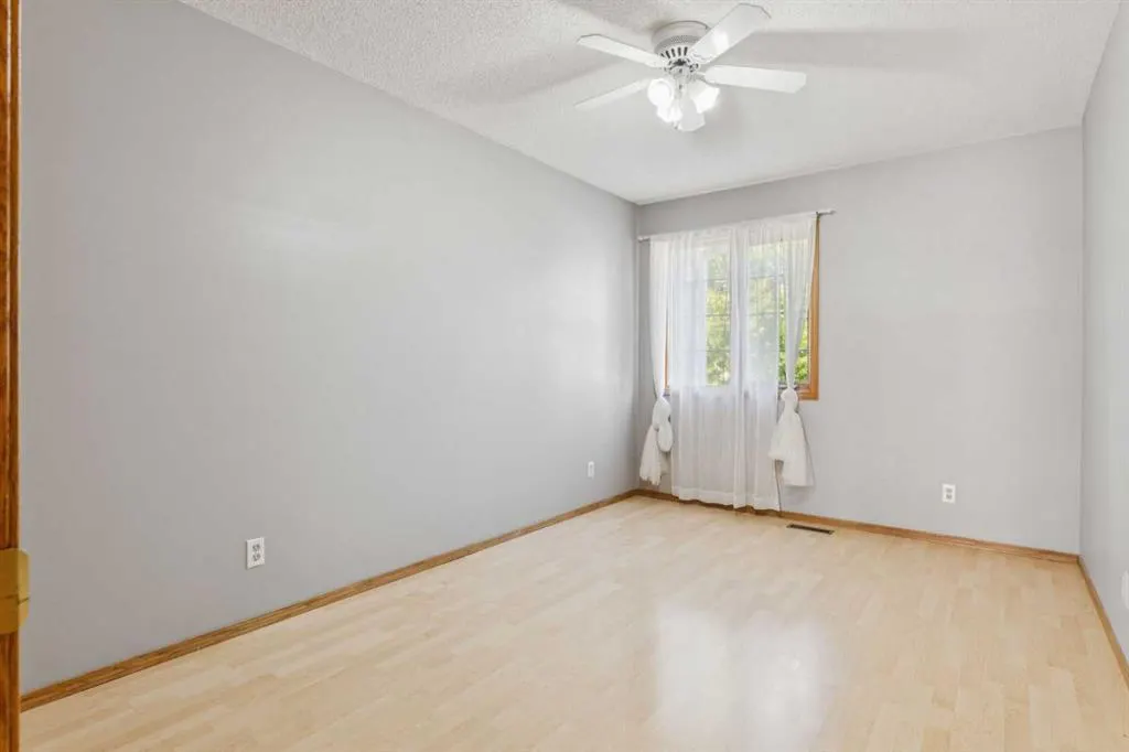 156 Edgevalley Circle NW