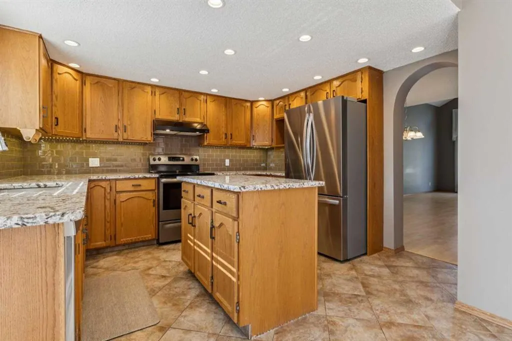 156 Edgevalley Circle NW