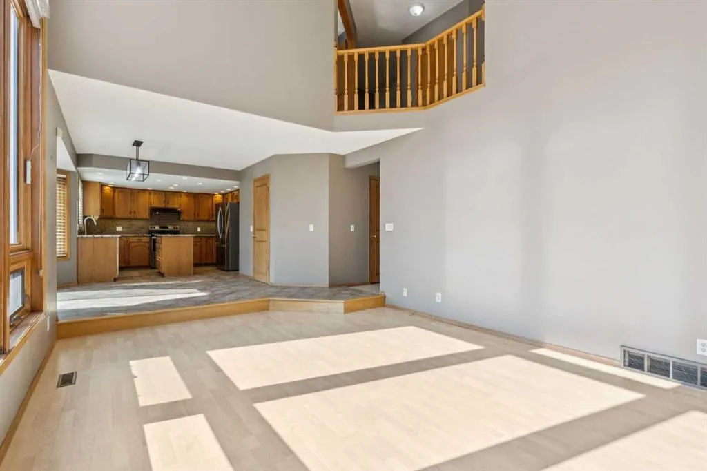 156 Edgevalley Circle NW