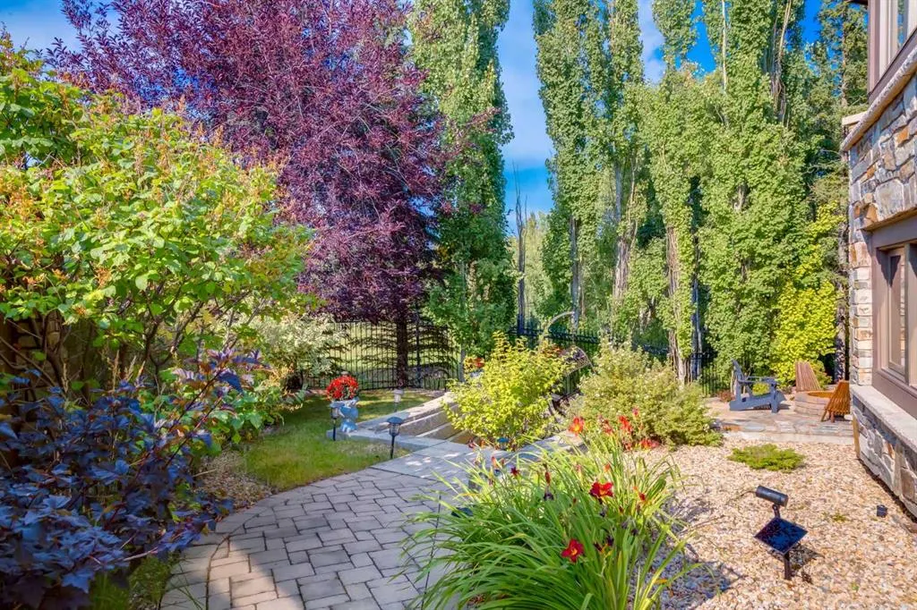 4 Aspen Ridge Bay SW