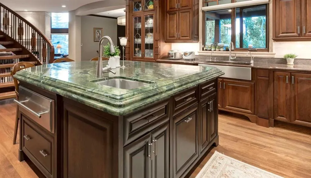 4 Aspen Ridge Bay SW