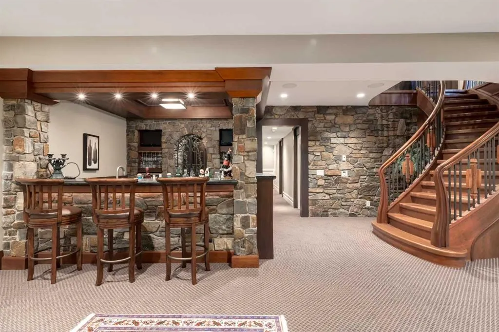 4 Aspen Ridge Bay SW