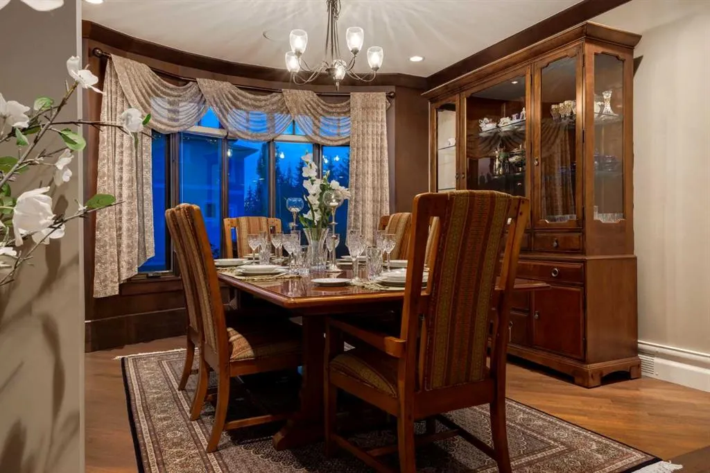 4 Aspen Ridge Bay SW