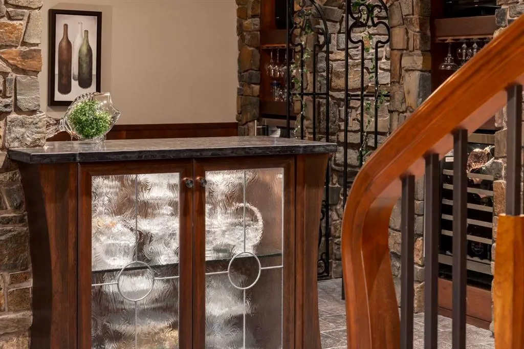 4 Aspen Ridge Bay SW