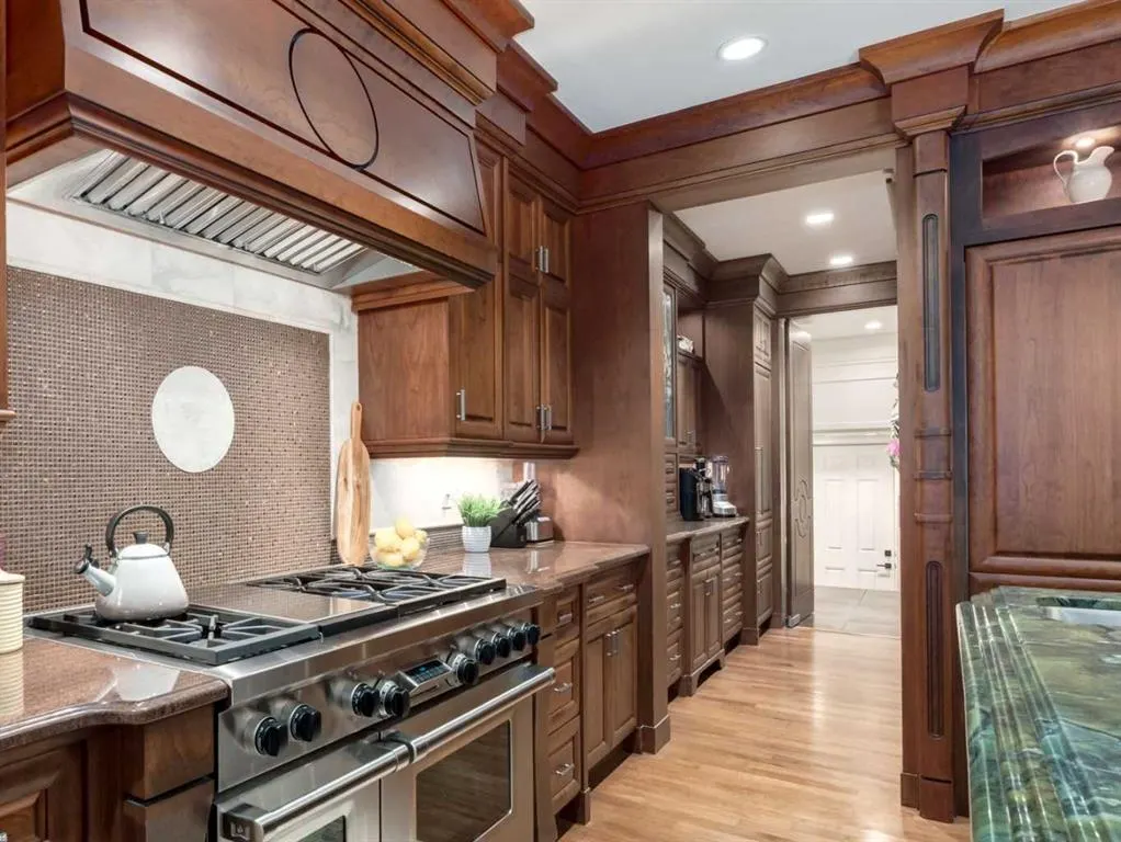 4 Aspen Ridge Bay SW