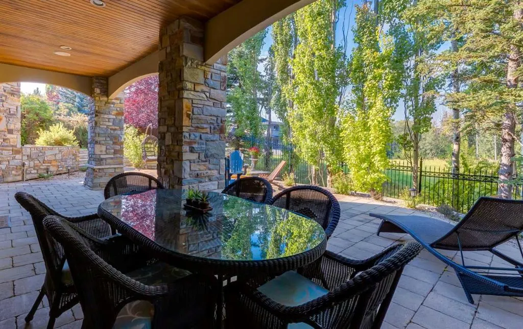 4 Aspen Ridge Bay SW