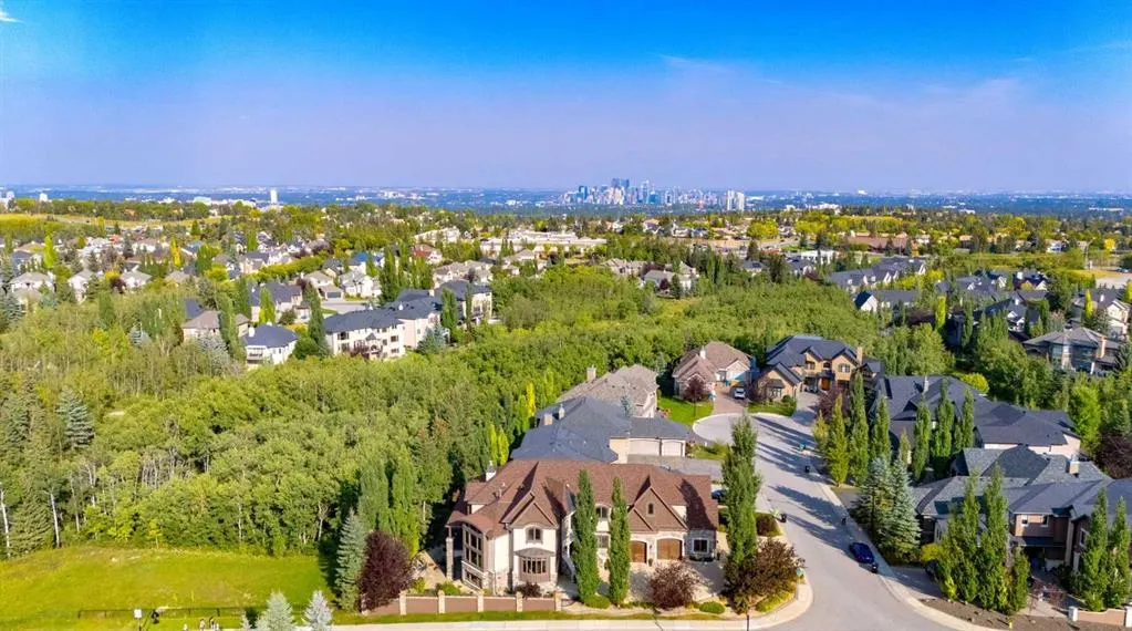 4 Aspen Ridge Bay SW