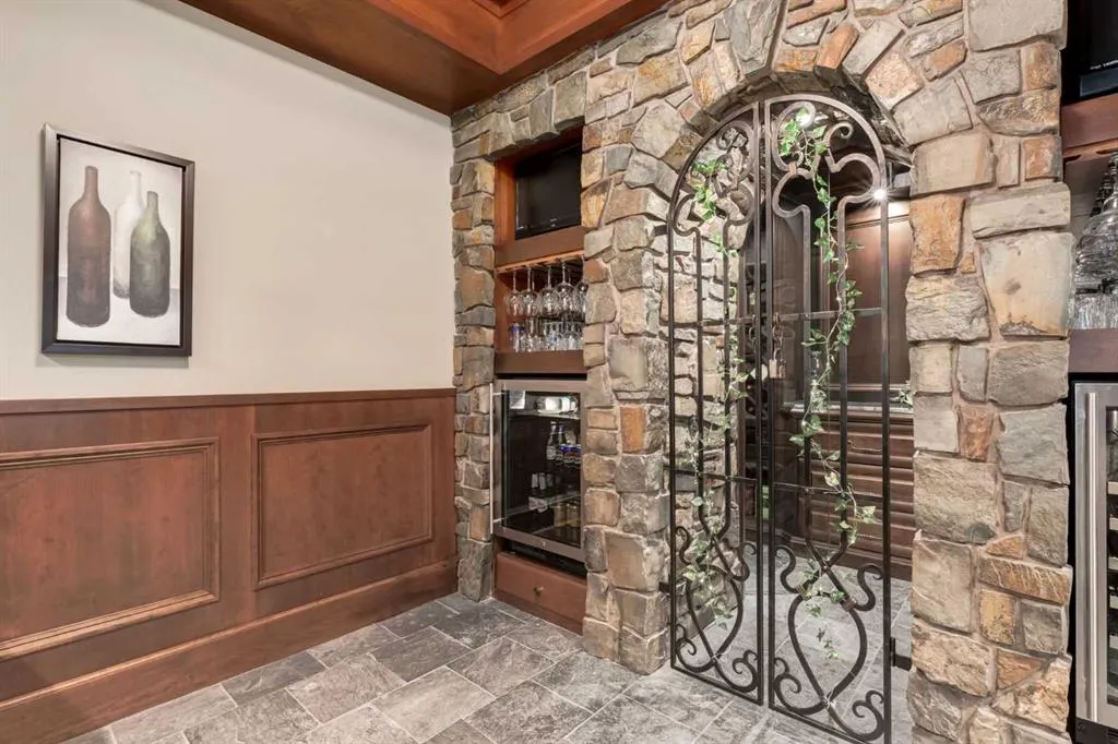 4 Aspen Ridge Bay SW