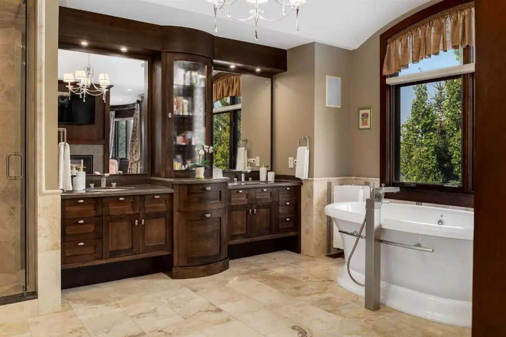 4 Aspen Ridge Bay SW