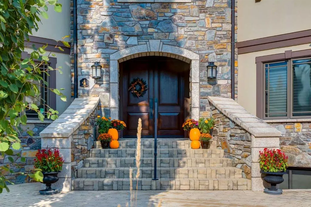4 Aspen Ridge Bay SW