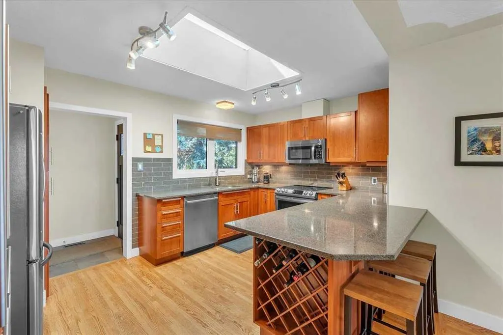 74 Walnut Drive SW