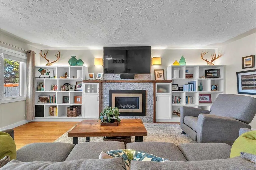 74 Walnut Drive SW