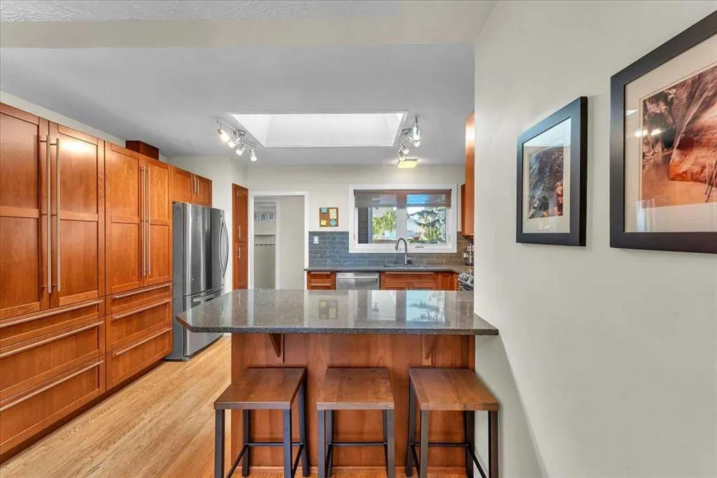 74 Walnut Drive SW