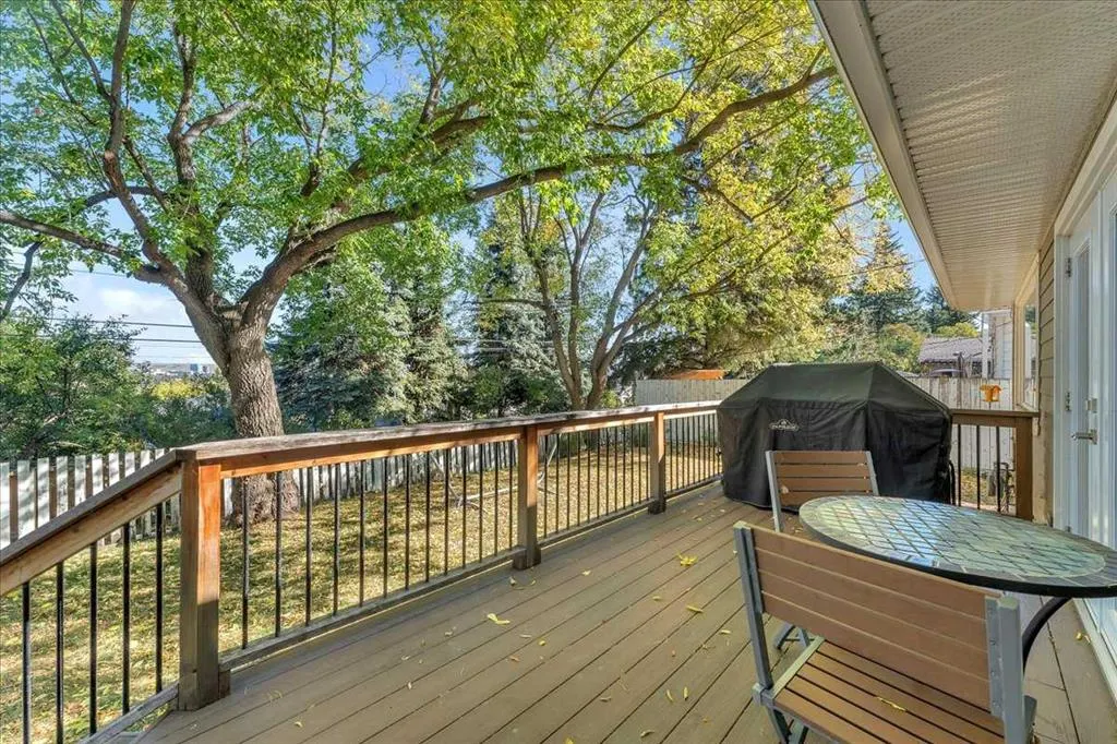 74 Walnut Drive SW