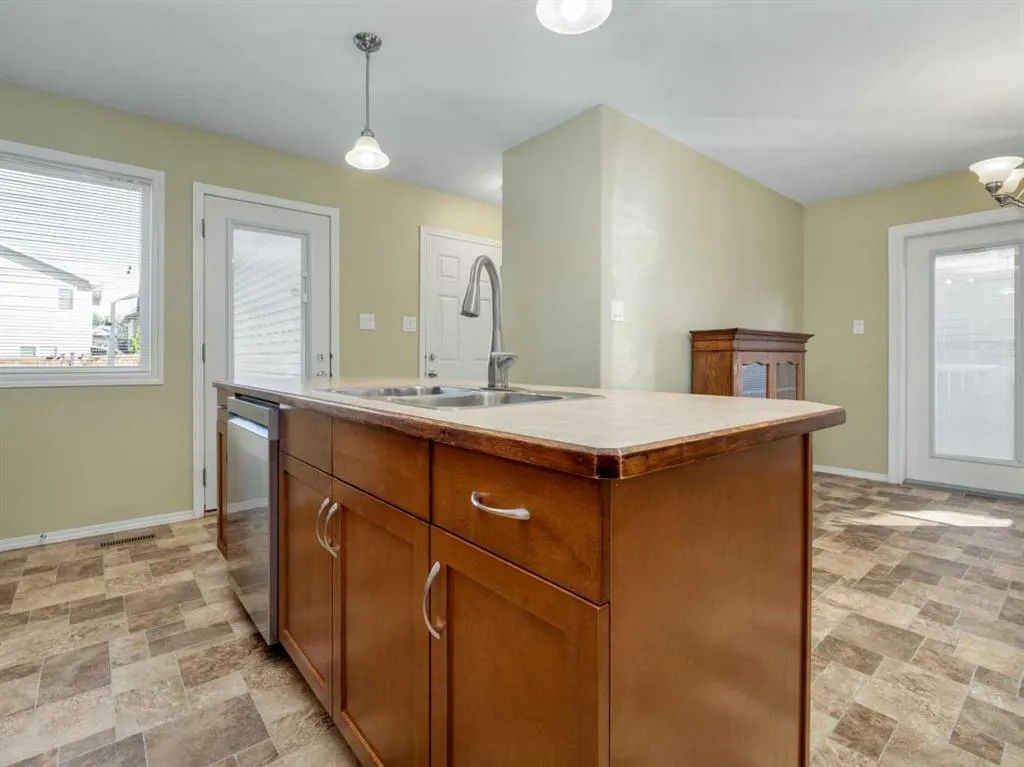 277 Couleesprings Terrace S