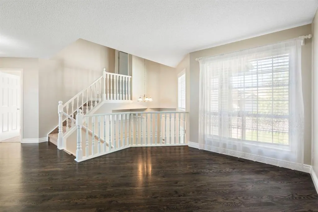 59 Panorama Hills Road NW