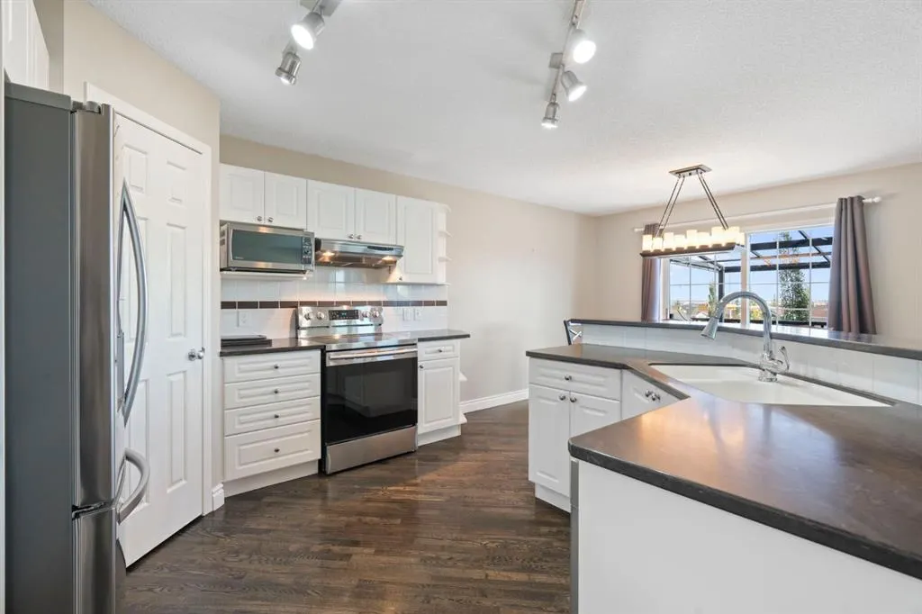 59 Panorama Hills Road NW
