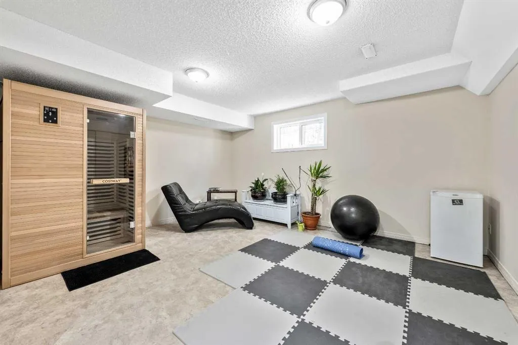 135 Westridge Close