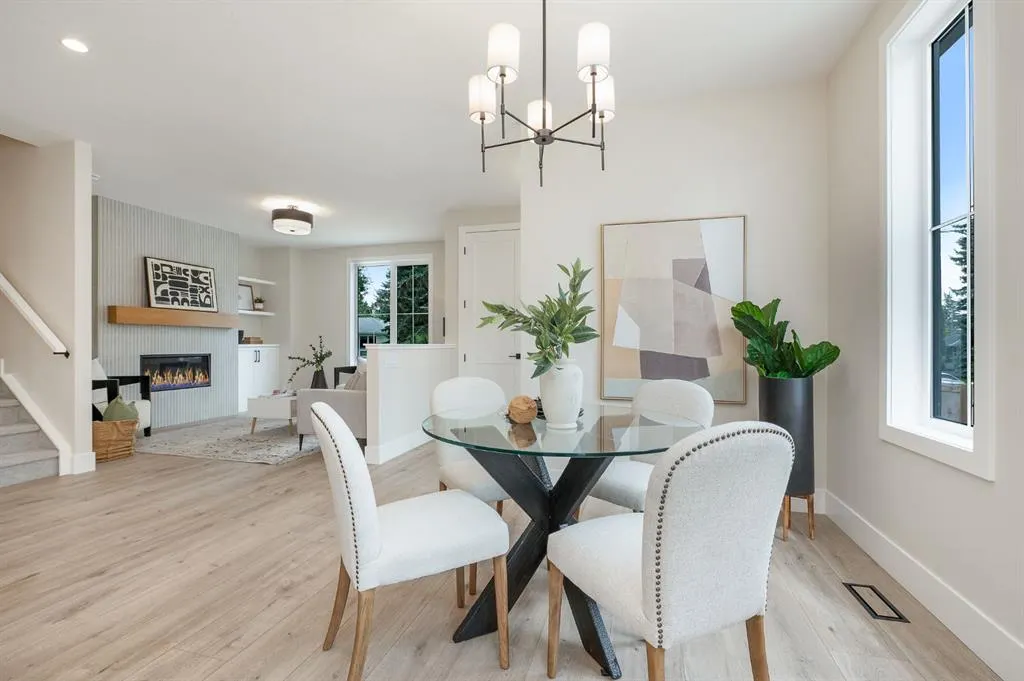 102 West Glen Crescent SW