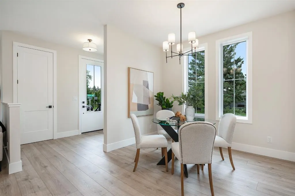 102 West Glen Crescent SW