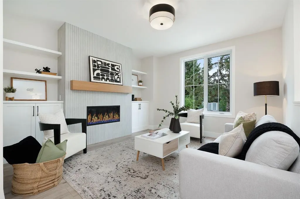 102 West Glen Crescent SW