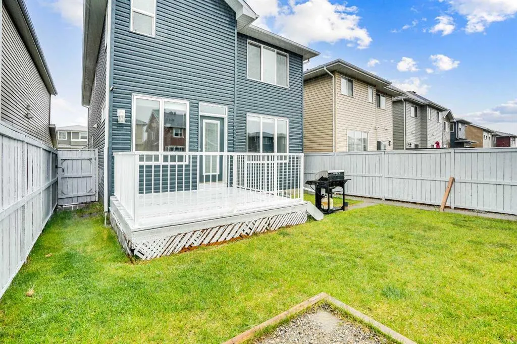 39 Redstone Road NE