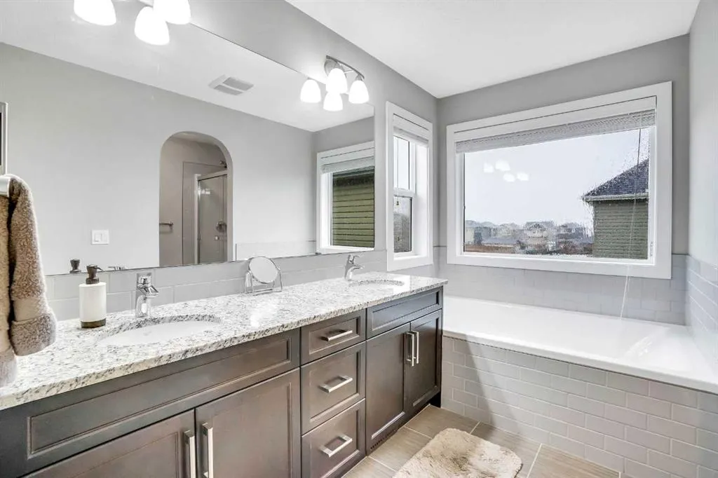39 Redstone Road NE