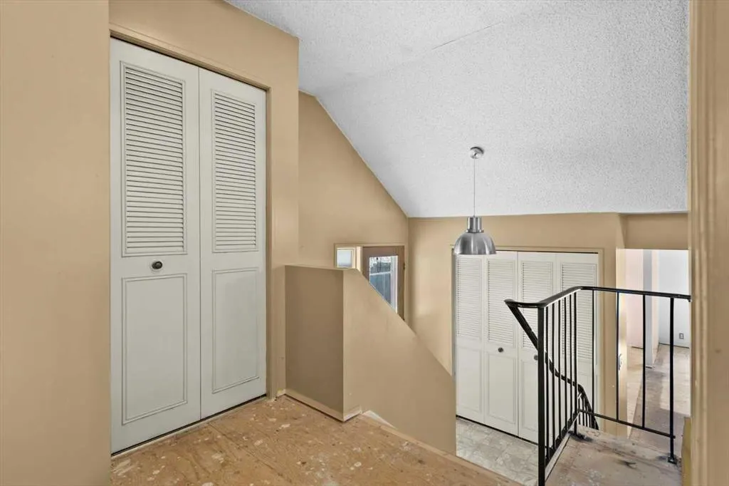 1060 Ranchview Road NW