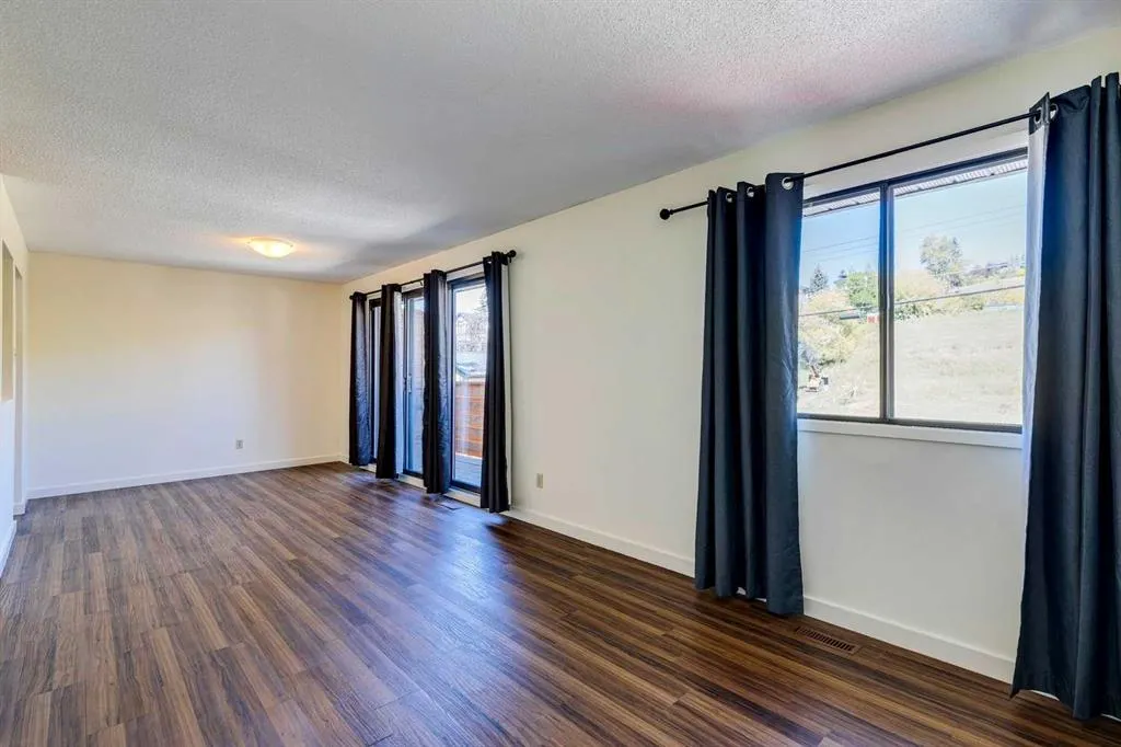 2220 7 Avenue NW, #4