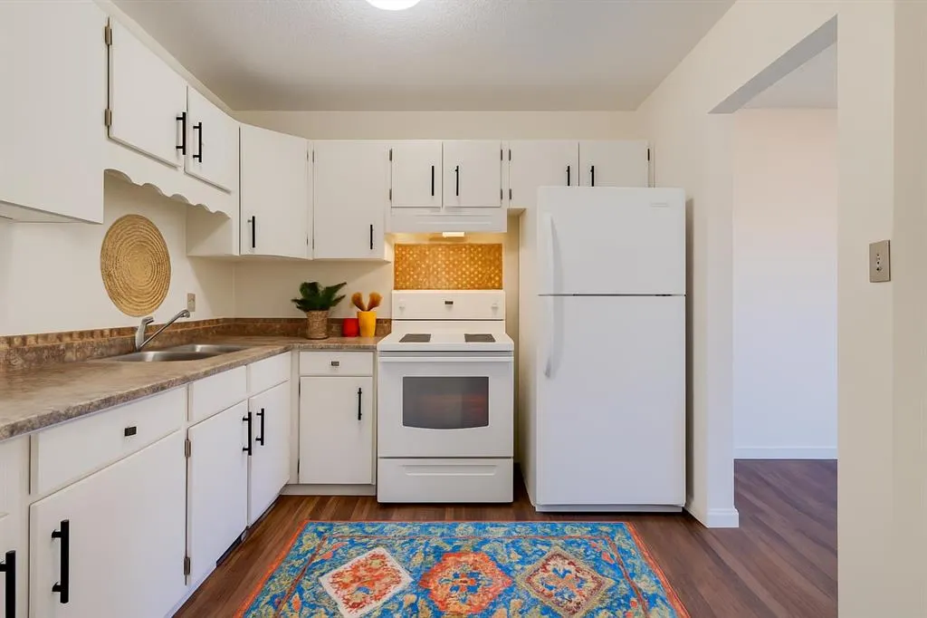 2220 7 Avenue NW, #4