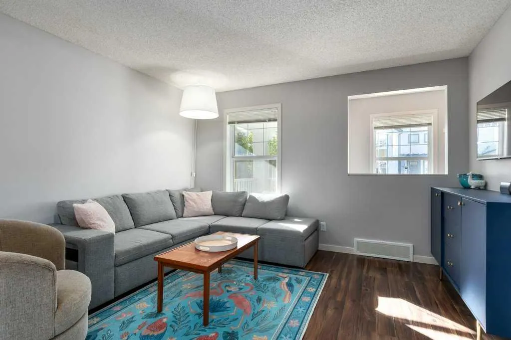 30 Copperpond Place SE