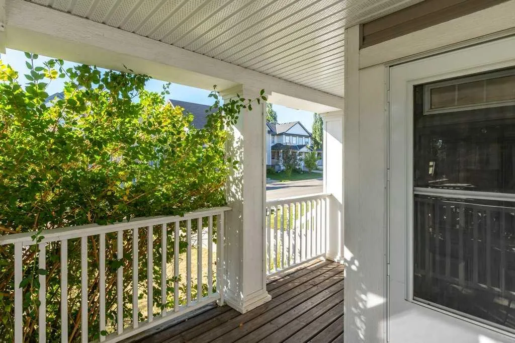 30 Copperpond Place SE