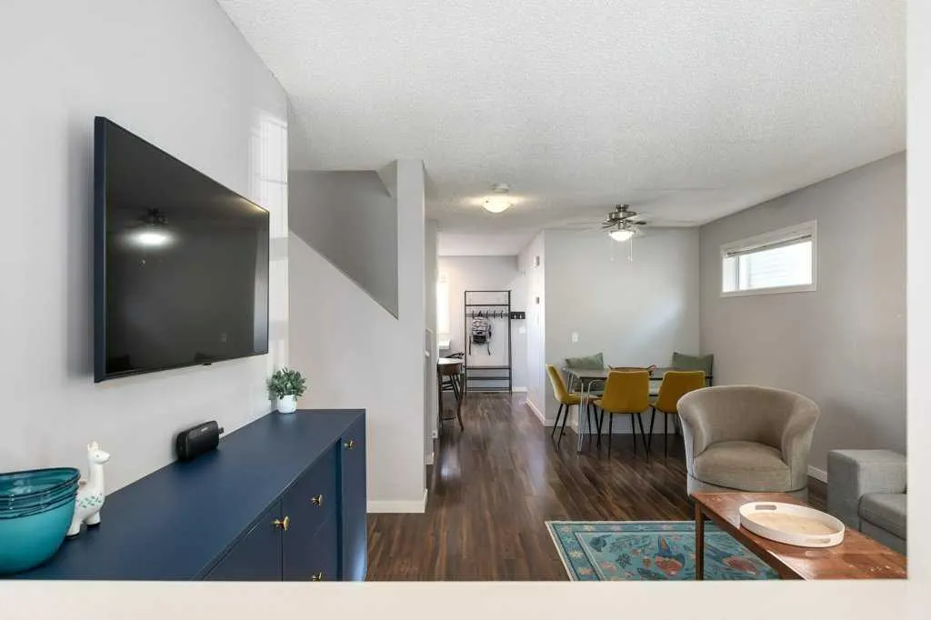 30 Copperpond Place SE