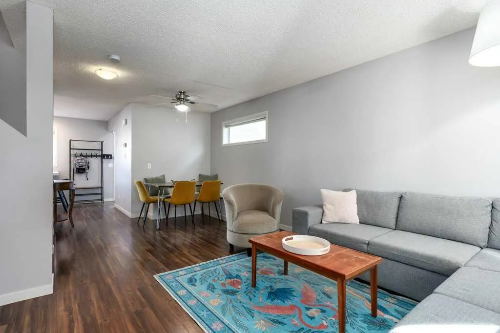 30 Copperpond Place SE