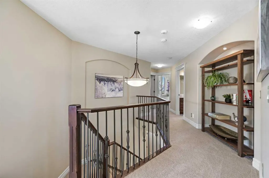 147 Coopers Hill SW