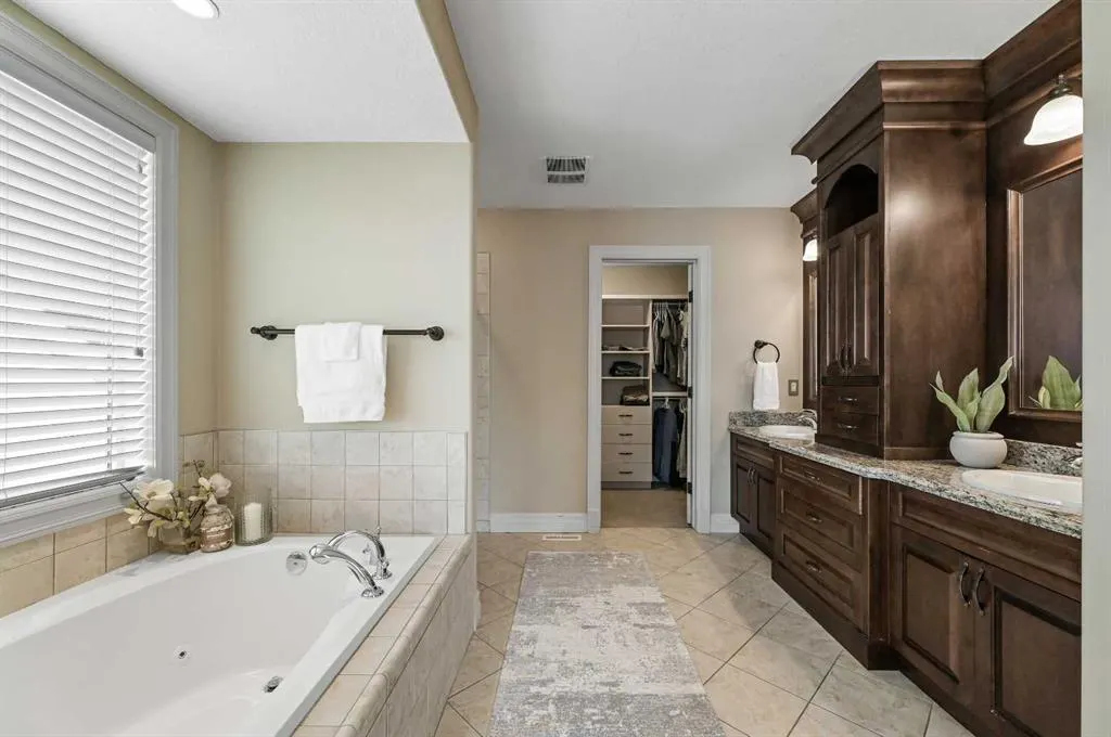147 Coopers Hill SW