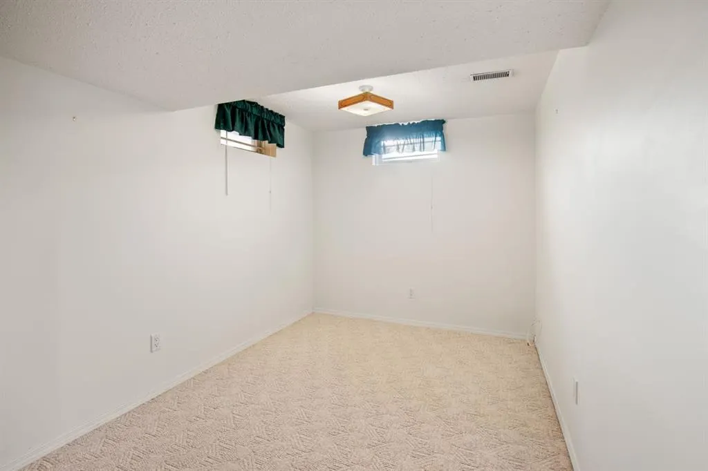 29 Allan Close