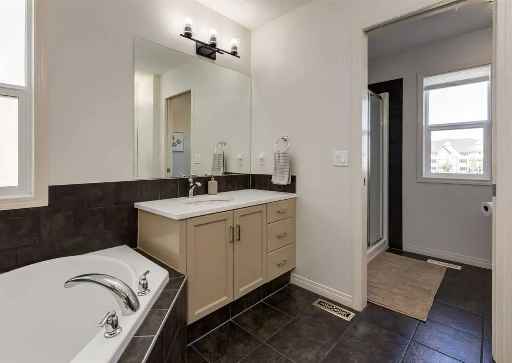 24 Silverado Saddle Court SW