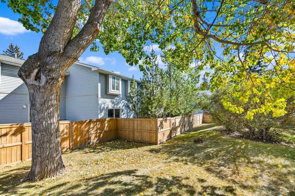 4810 40 Avenue SW, #14