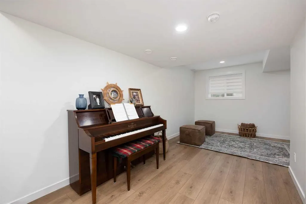 120 Warren Way, #8