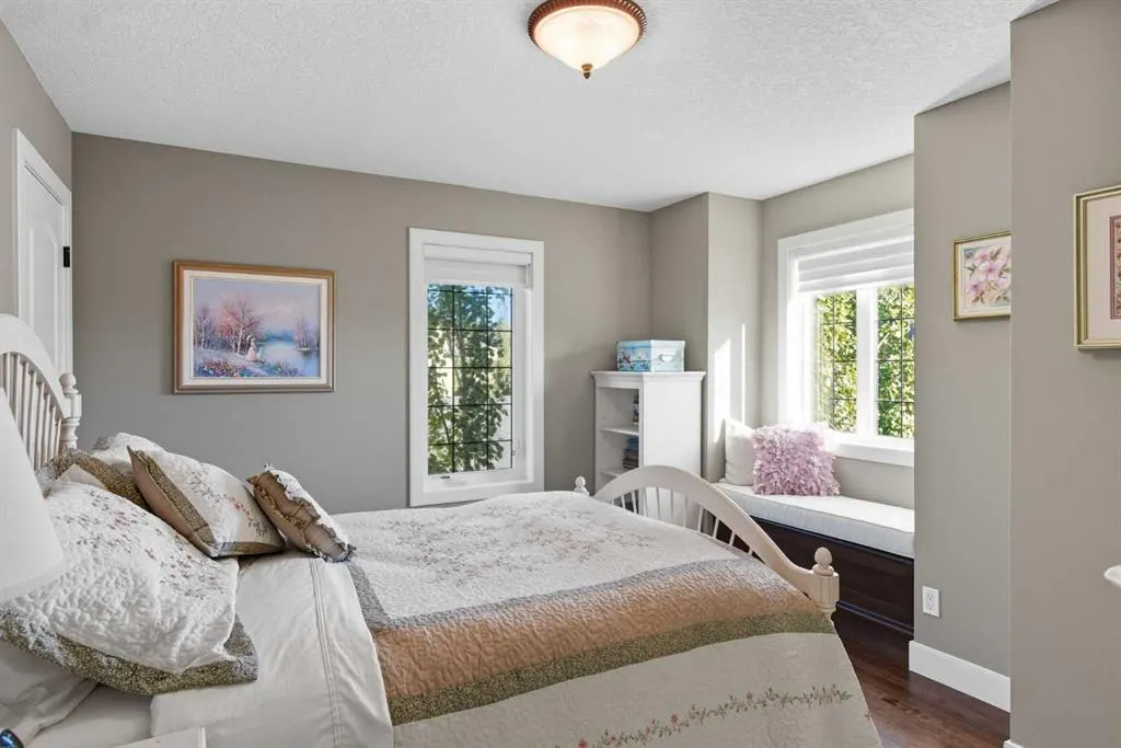 41 Evergreen Mount SW